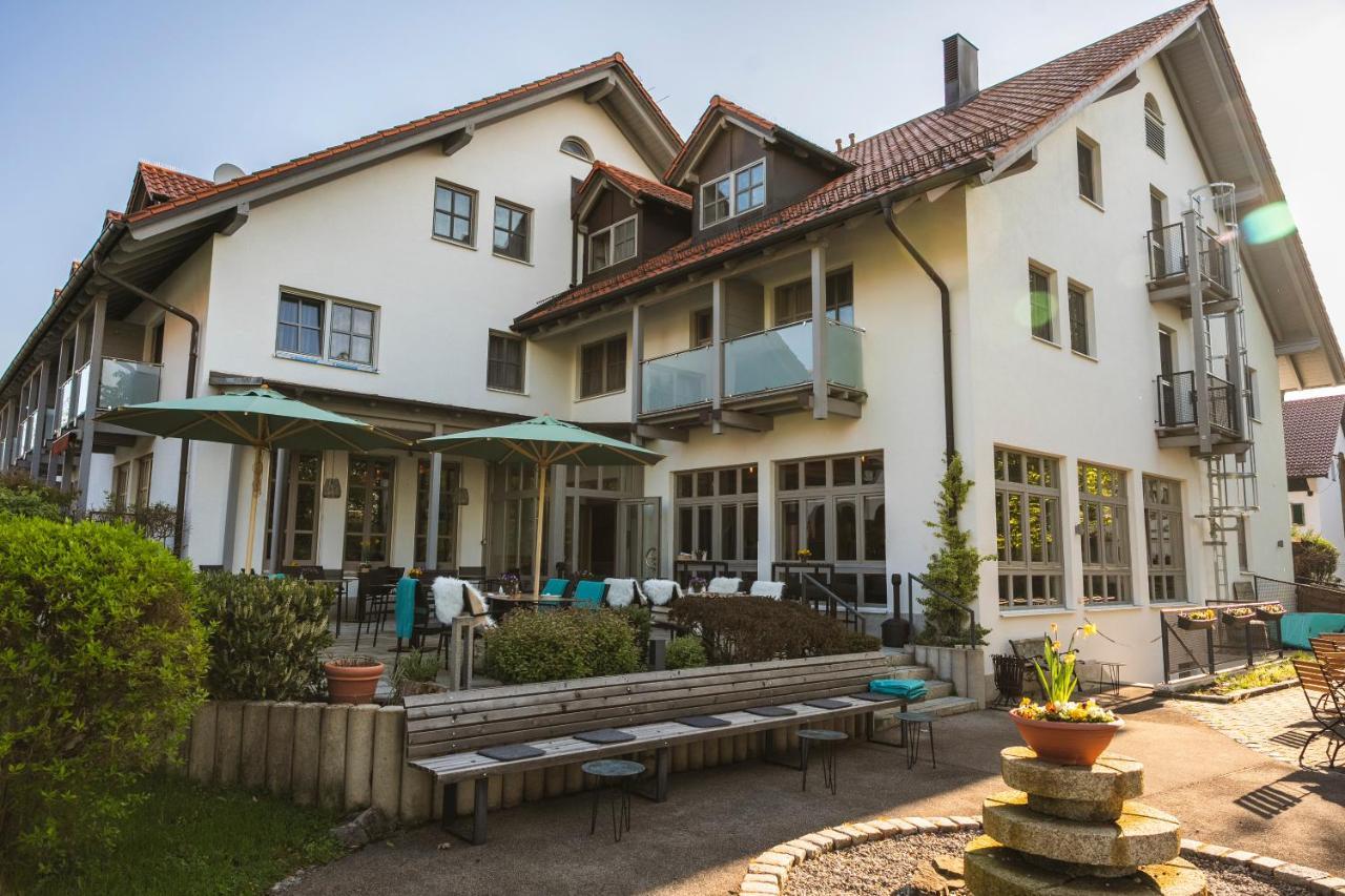 Sopherl Am See - Fruehstueck Auf Der Seeterrasse, Sehr Ruhig Und Wunderschoen Am See, 3 Minuten Nach Oberpfaffenhofen, Viele Radtouren, Restaurants & Cafes In Der Umgebung Wessling Luaran gambar