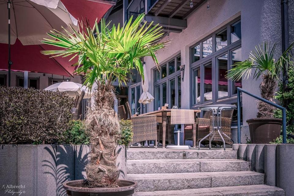 Sopherl Am See - Fruehstueck Auf Der Seeterrasse, Sehr Ruhig Und Wunderschoen Am See, 3 Minuten Nach Oberpfaffenhofen, Viele Radtouren, Restaurants & Cafes In Der Umgebung Wessling Luaran gambar