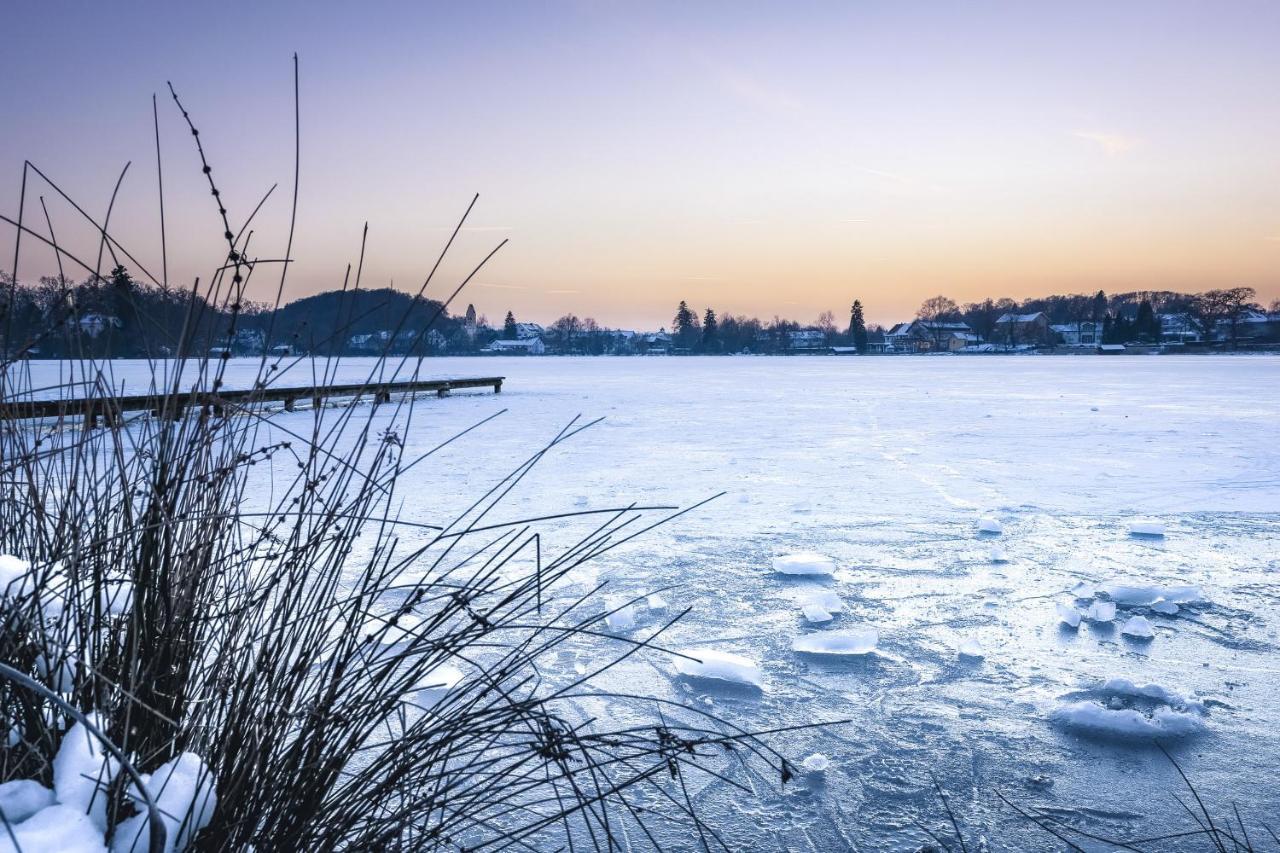 Sopherl Am See - Fruehstueck Auf Der Seeterrasse, Sehr Ruhig Und Wunderschoen Am See, 3 Minuten Nach Oberpfaffenhofen, Viele Radtouren, Restaurants & Cafes In Der Umgebung Wessling Luaran gambar