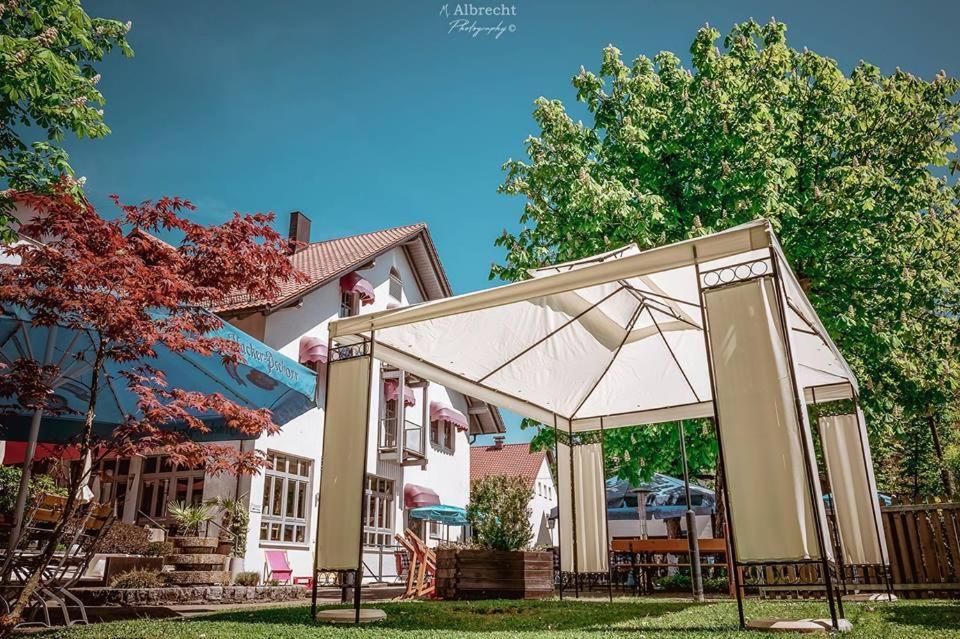 Sopherl Am See - Fruehstueck Auf Der Seeterrasse, Sehr Ruhig Und Wunderschoen Am See, 3 Minuten Nach Oberpfaffenhofen, Viele Radtouren, Restaurants & Cafes In Der Umgebung Wessling Luaran gambar