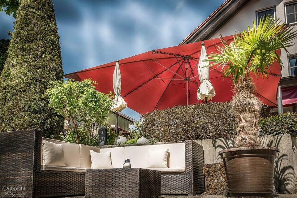 Sopherl Am See - Fruehstueck Auf Der Seeterrasse, Sehr Ruhig Und Wunderschoen Am See, 3 Minuten Nach Oberpfaffenhofen, Viele Radtouren, Restaurants & Cafes In Der Umgebung Wessling Luaran gambar
